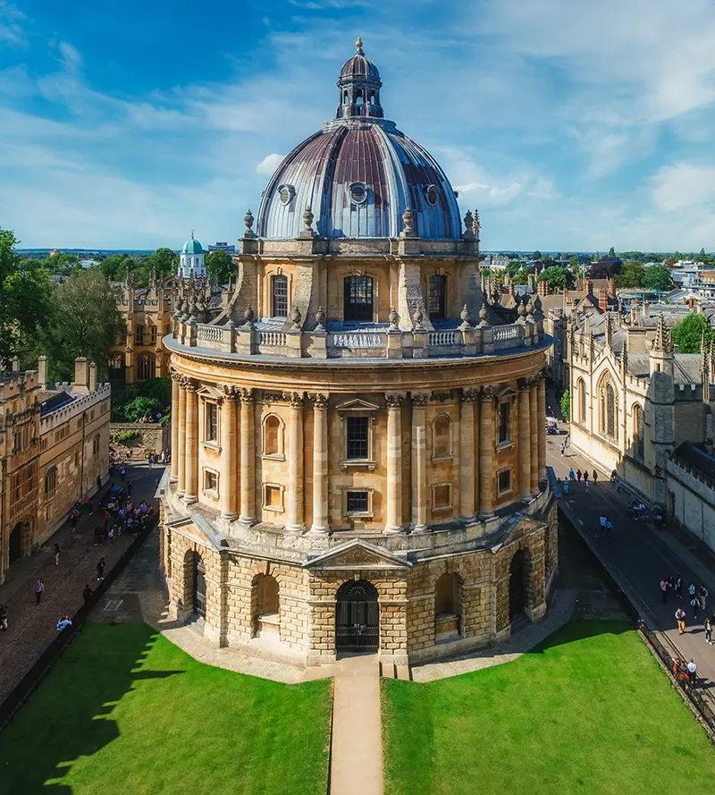 The city of Oxford and the Radcliffe Camera, a symbol of the University of Oxford